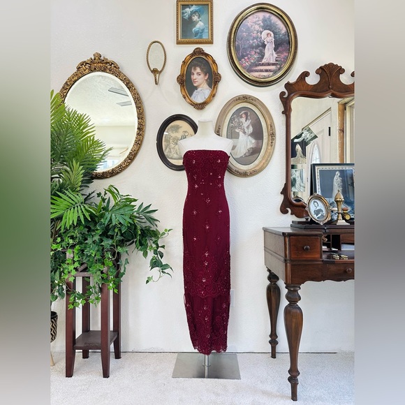 Vintage Burgundy Beaded Strapless Gown - Size 6 - Picture 4 of 8